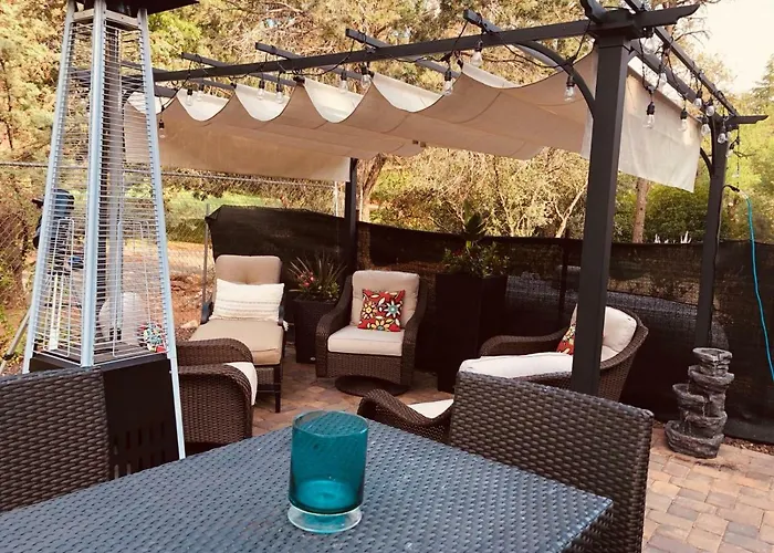 Holiday home Red Rock Garden Of Paradise Pets Friendly And Hot Tub
