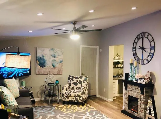 Red Rock Garden Of Paradise Pets Friendly And Hot Tub Holiday home